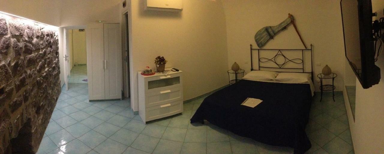 B&B La Grotta Marina Вико Екуензе Екстериор снимка